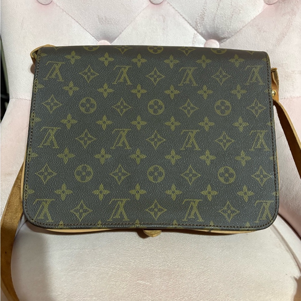 Louis Vuitton large monogram Vintage Cartouchiere messenger/crossbody bag 🤩 - Picture 5 of 10